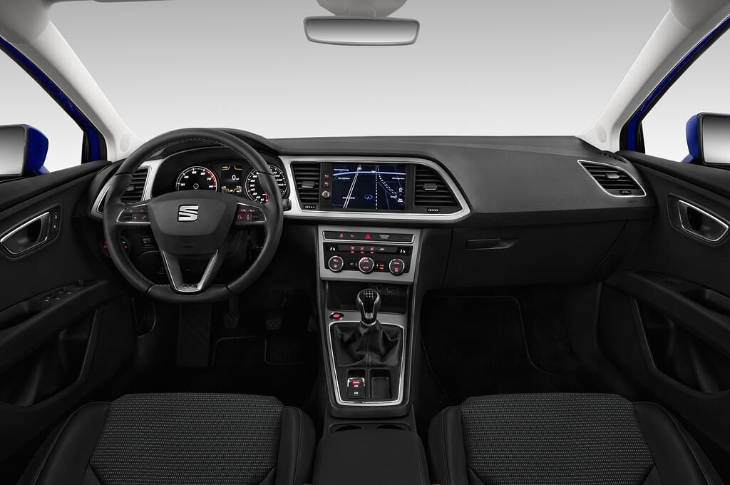 SEAT Leon (Baujahr 2018) Xcellence 5 Türen Cockpit und Innenraum
