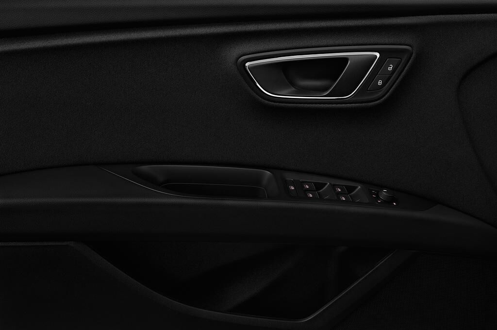 SEAT Leon (Baujahr 2018) Xcellence 5 Türen Bedienungselemente Tür