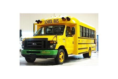 Erster elektrischer US-Schulbus  auf Basis des Ford F450