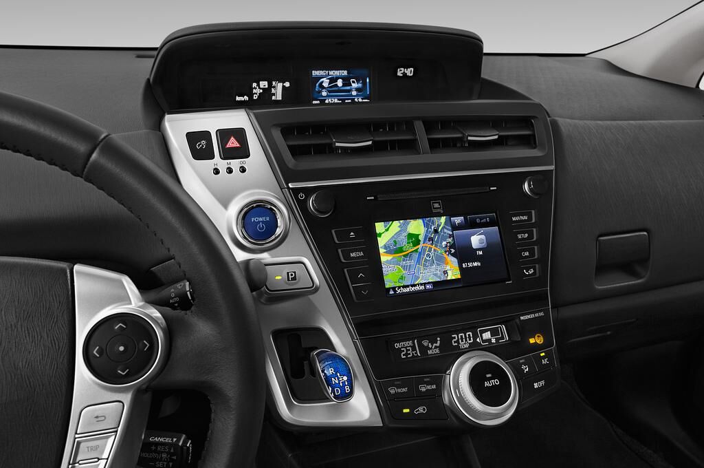 Toyota Grand Prius+ (Baujahr 2018) Executive 5 Türen Temperatur und Klimaanlage