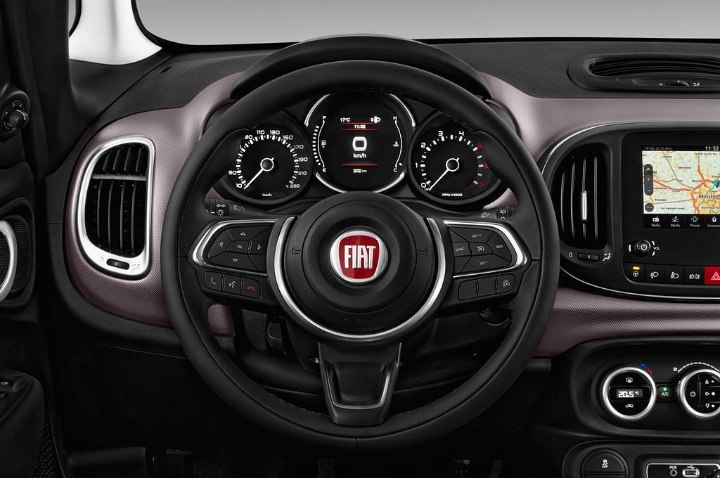 FIAT 500L (Baujahr 2018) Lounge 5 Türen Lenkrad