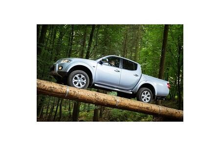 Mitsubishi L200 besiegt renommierte Wettbewerber bei AUTO BILD ALLRAD