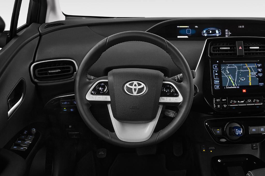 Toyota Prius (Baujahr 2018) Comfort 5 Türen Lenkrad