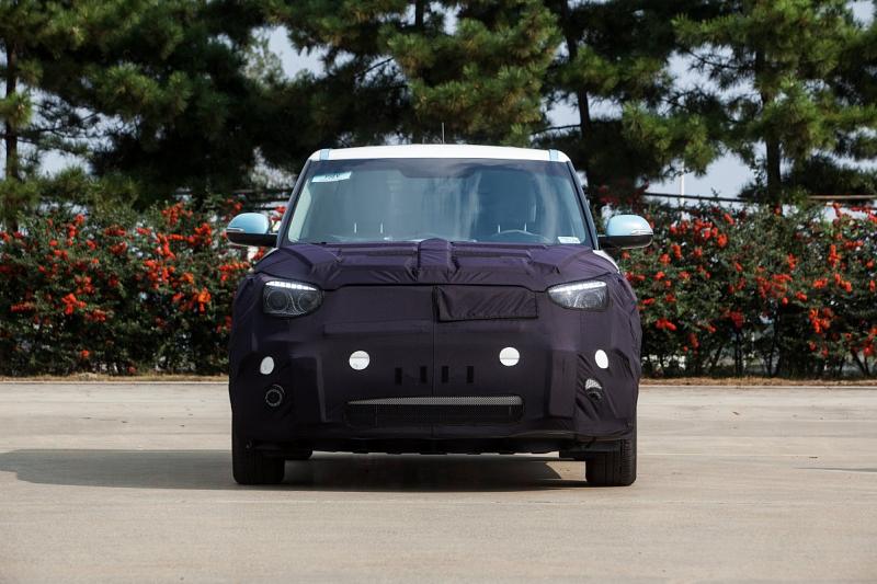 Kia Soul EV 2014 auf den Straßen von Seoul