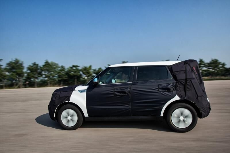 Kia Soul EV 2014 auf den Straßen von Seoul