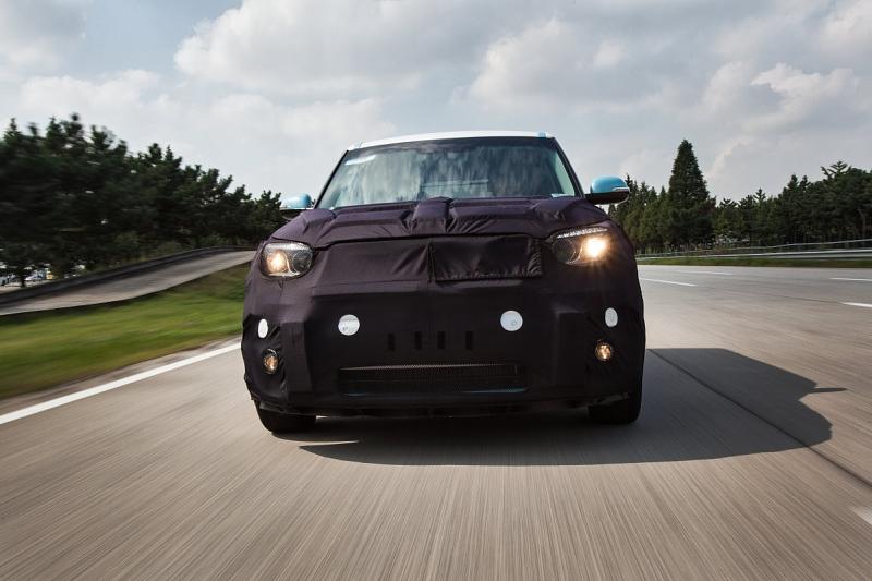 Kia Soul EV 2014 auf den Straßen von Seoul