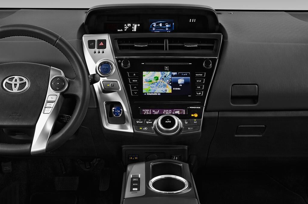 Toyota Grand Prius+ (Baujahr 2018) Executive 5 Türen Mittelkonsole