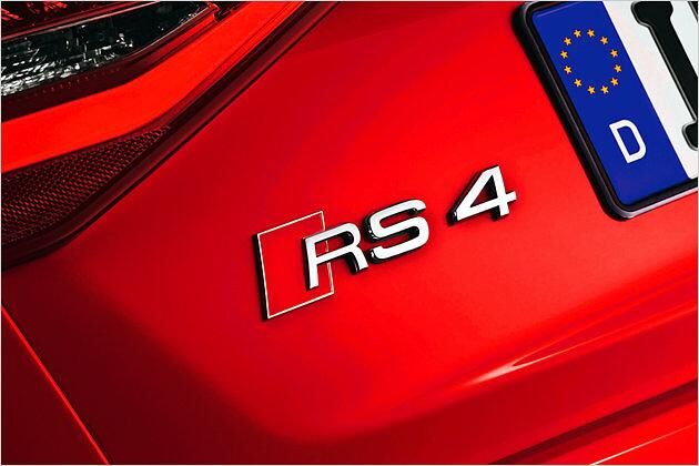 Falls der Hinweis auf den RS 4 stört: Der Entfall der Typbezeichnung am Heck ist gratis
