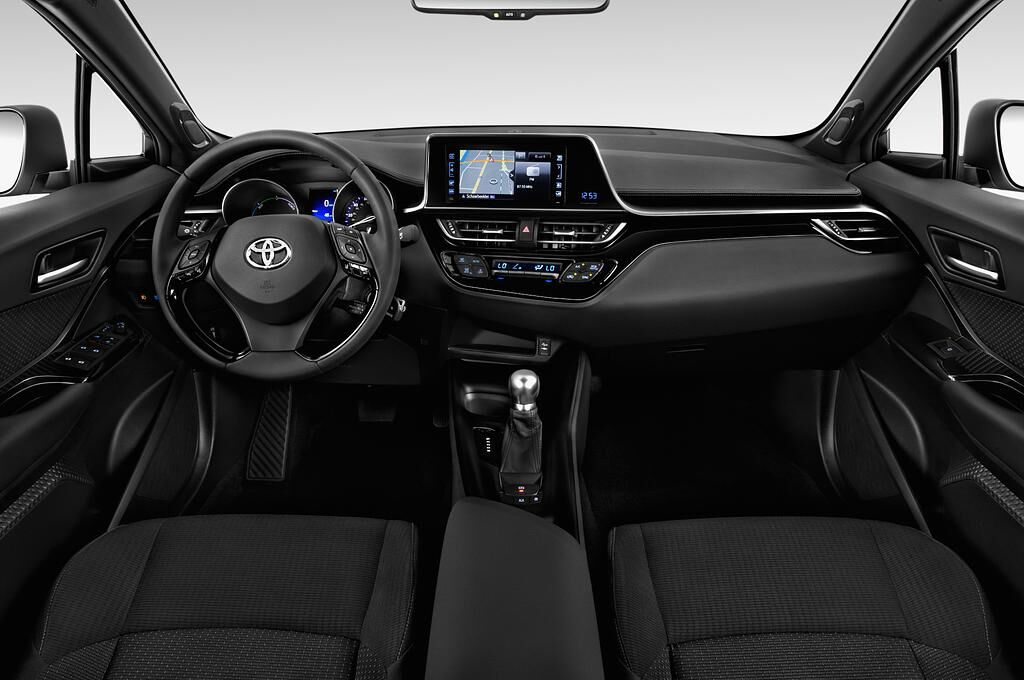 Toyota C-HR (Baujahr 2018) Team Deutschland 5 Türen Cockpit und Innenraum