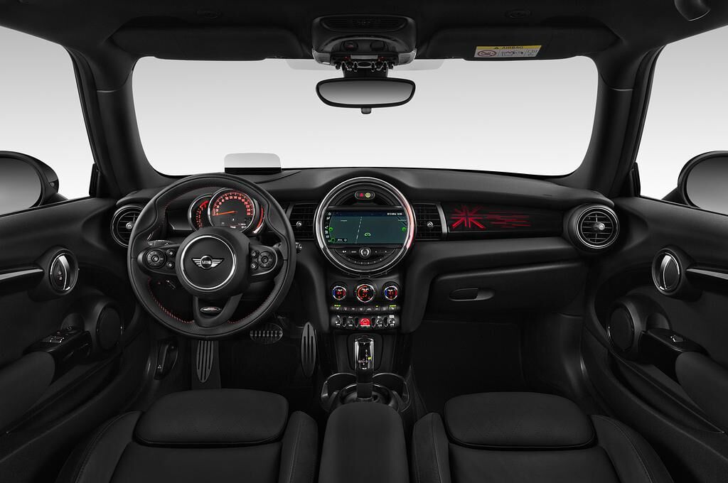 MINI Cooper (Baujahr 2018) JCW 3 Türen Cockpit und Innenraum