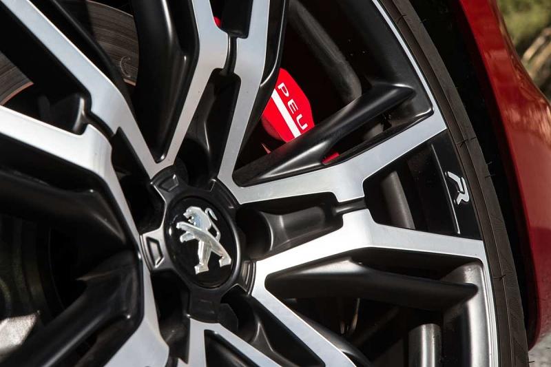 Eigene Felgen hat der RCZ R auch bekommen.