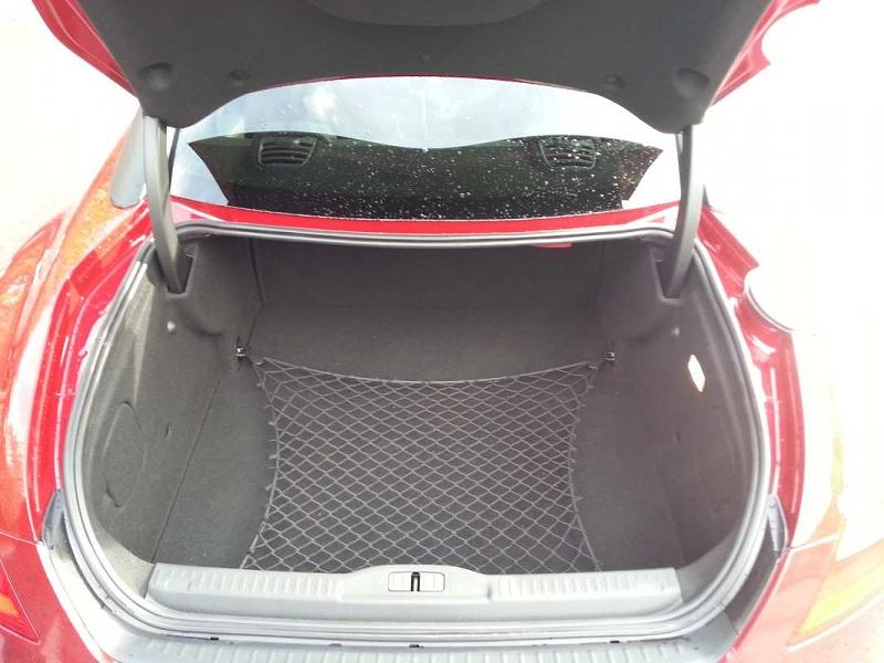 Bis zu 639 Liter Gepäck passen in den Peugeot RCZ R.