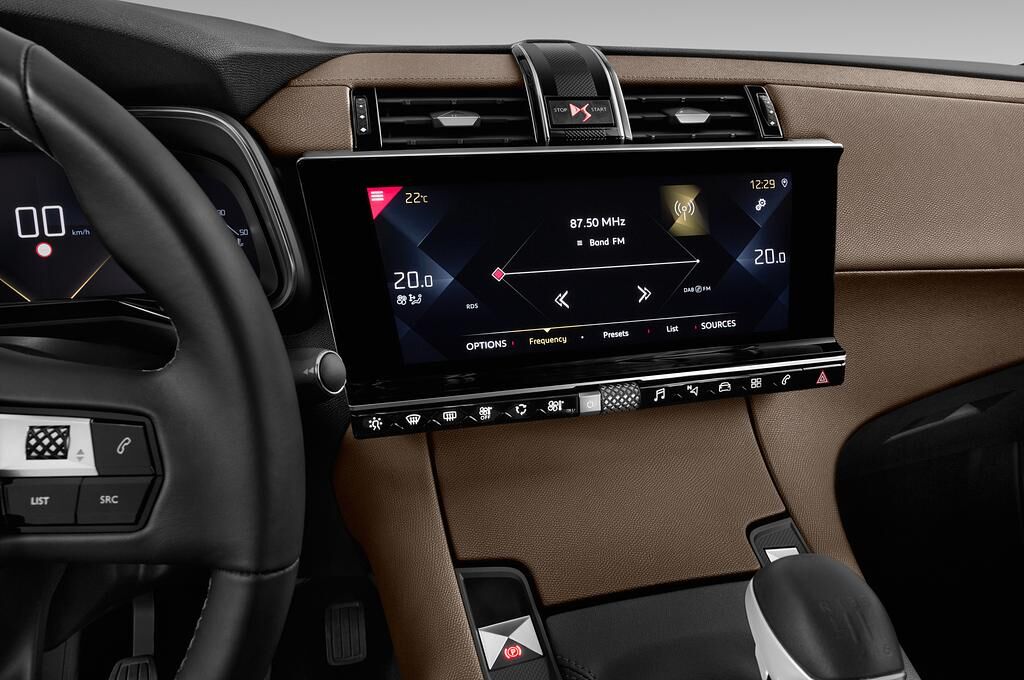 DS DS7 Crossback (Baujahr 2018) Be Chic 5 Türen Radio und Infotainmentsystem