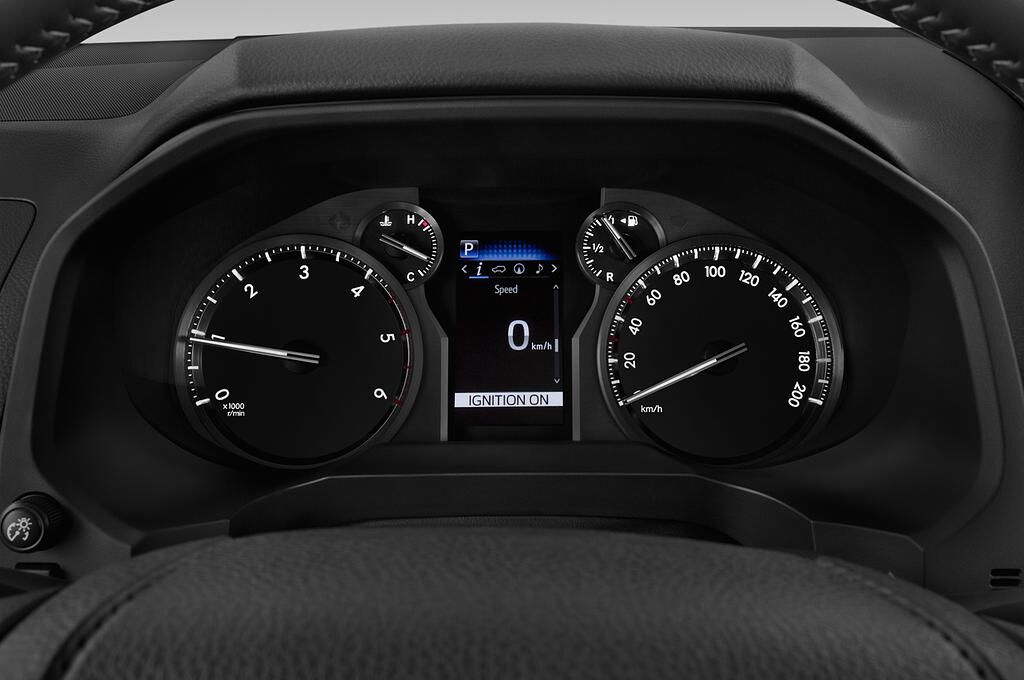 Toyota Land Cruiser (Baujahr 2018) Executive 5 Türen Tacho und Fahrerinstrumente