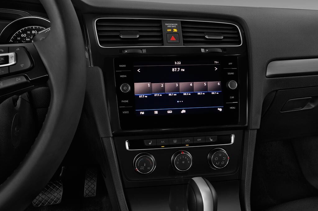 Volkswagen Golf Variant (Baujahr 2018) Comfortline 5 Türen Radio und Infotainmentsystem
