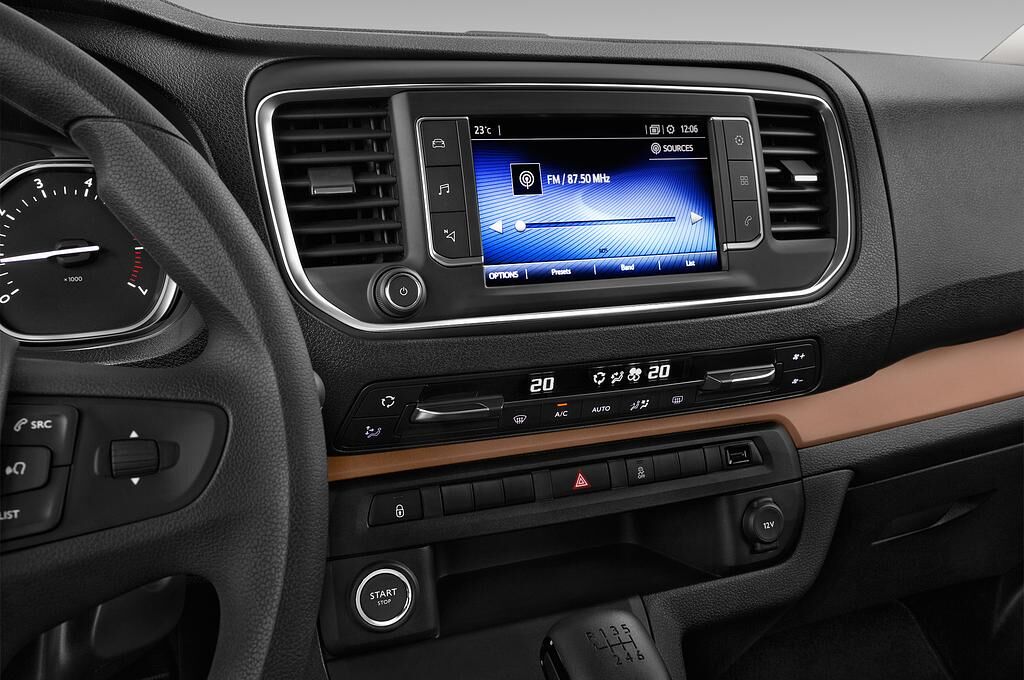 Toyota Proace Verso (Baujahr 2018) Executive 5 Türen Radio und Infotainmentsystem