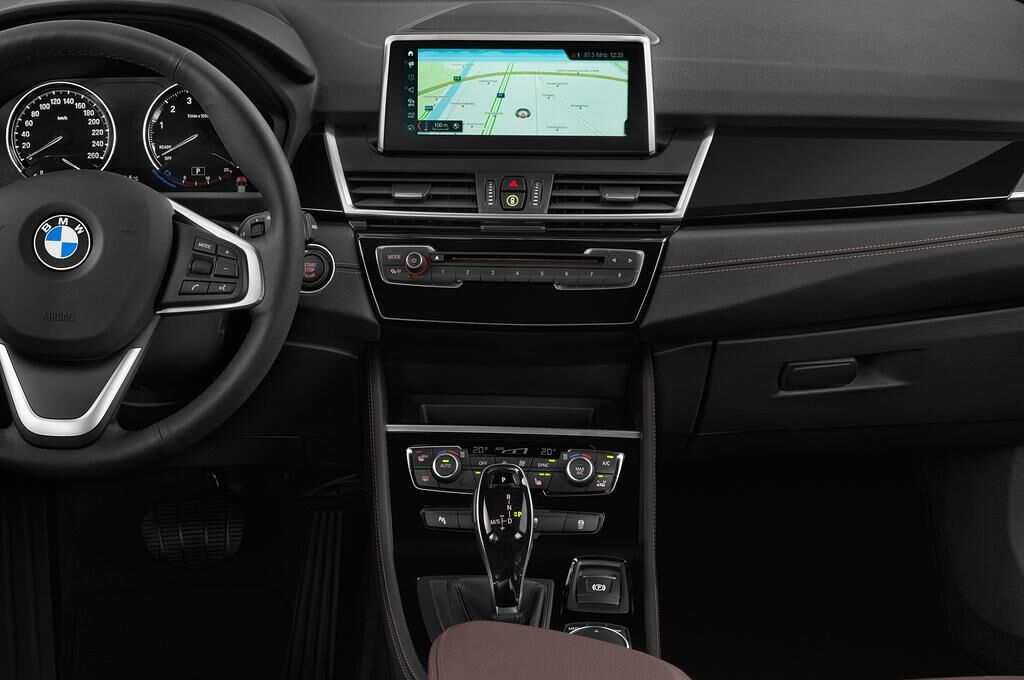 BMW 2 Series Gran Tourer (Baujahr 2018) Luxury Line 5 Türen Mittelkonsole