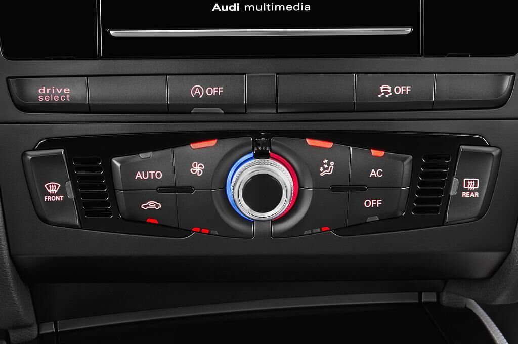 Audi A4 (Baujahr 2013) Ambition 4 Türen Temperatur und Klimaanlage