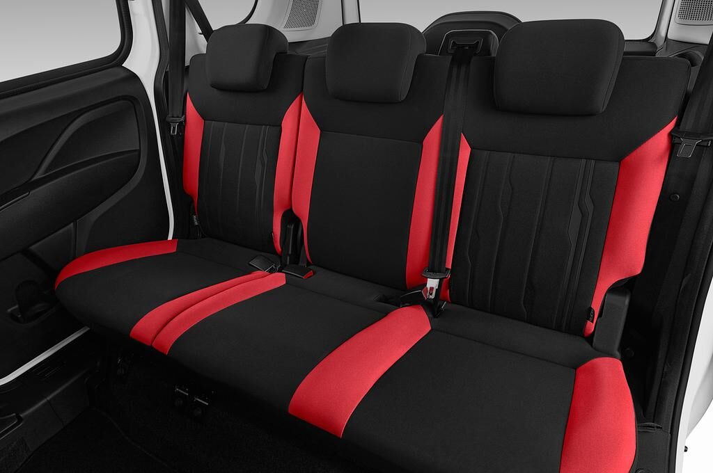FIAT Doblo (Baujahr 2018) Lounge 5 Türen Rücksitze