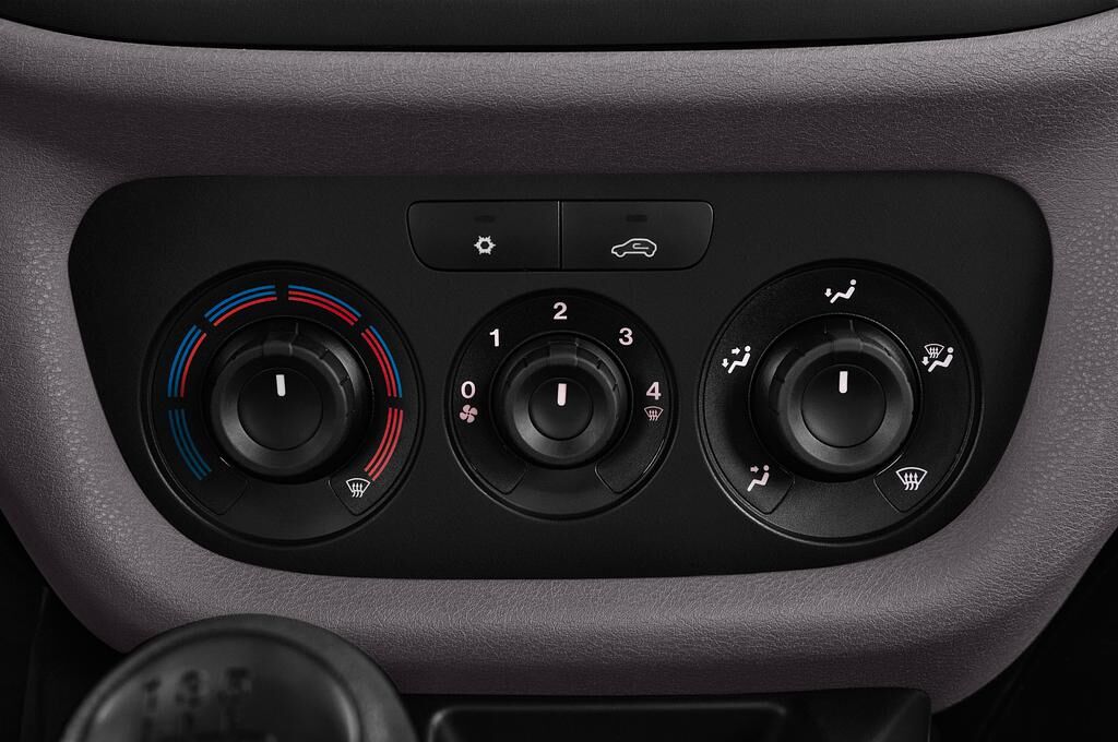 FIAT Doblo (Baujahr 2018) Lounge 5 Türen Temperatur und Klimaanlage