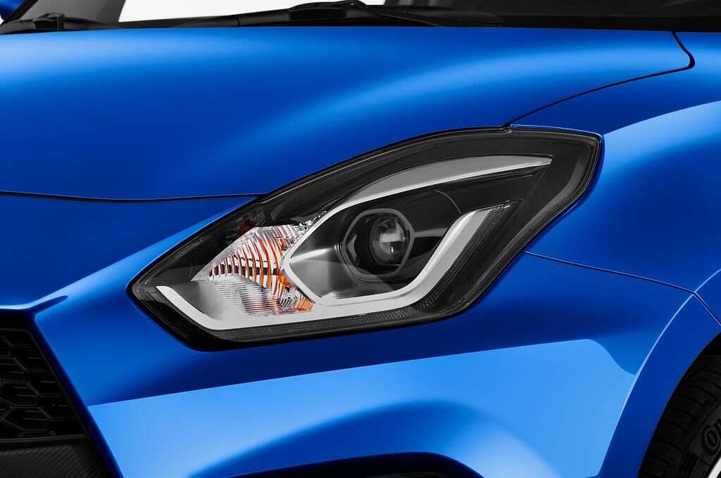 Suzuki Swift Sport (Baujahr 2018) Base 5 Türen Scheinwerfer