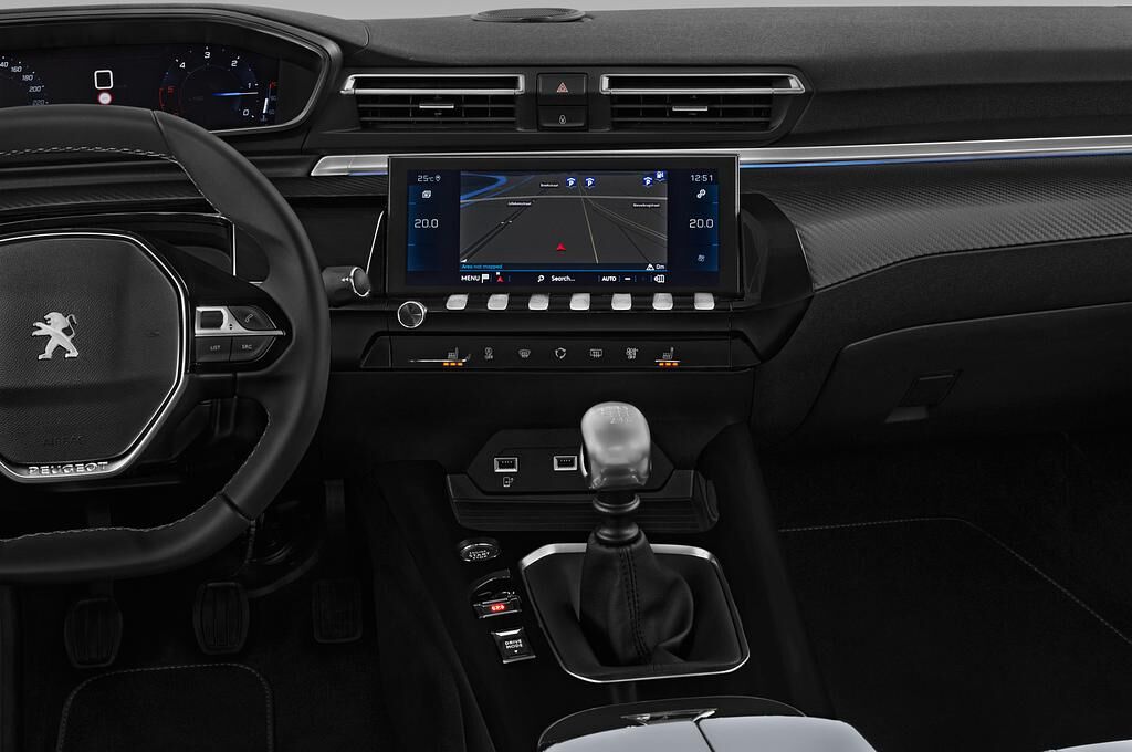 Peugeot 508 (Baujahr 2018) Allure 5 Türen Mittelkonsole