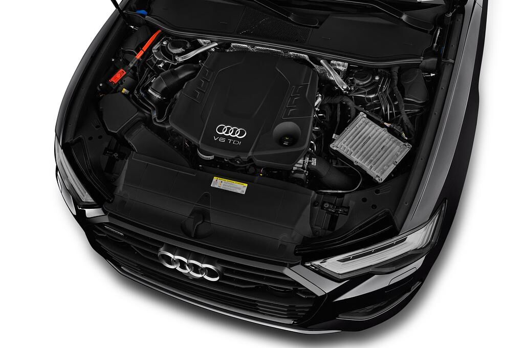 Audi A6 Avant (Baujahr 2019) Sport 5 Türen Motor