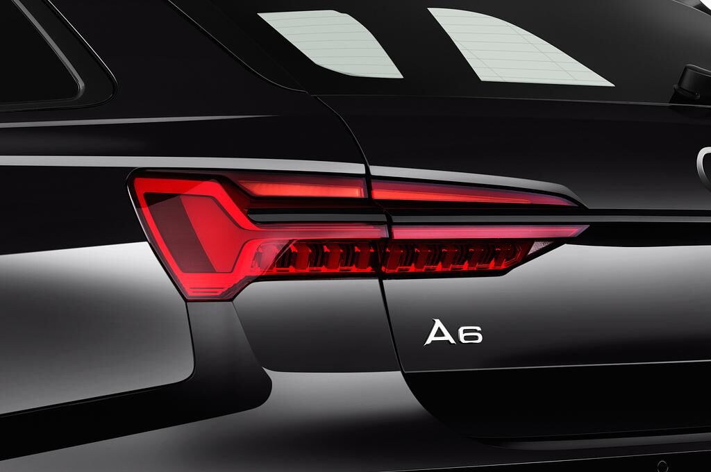 Audi A6 Avant (Baujahr 2019) Sport 5 Türen Rücklicht