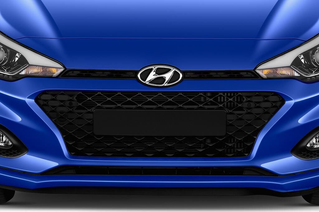Hyundai i20 (Baujahr 2019) Trend 5 Türen Kühlergrill und Scheinwerfer