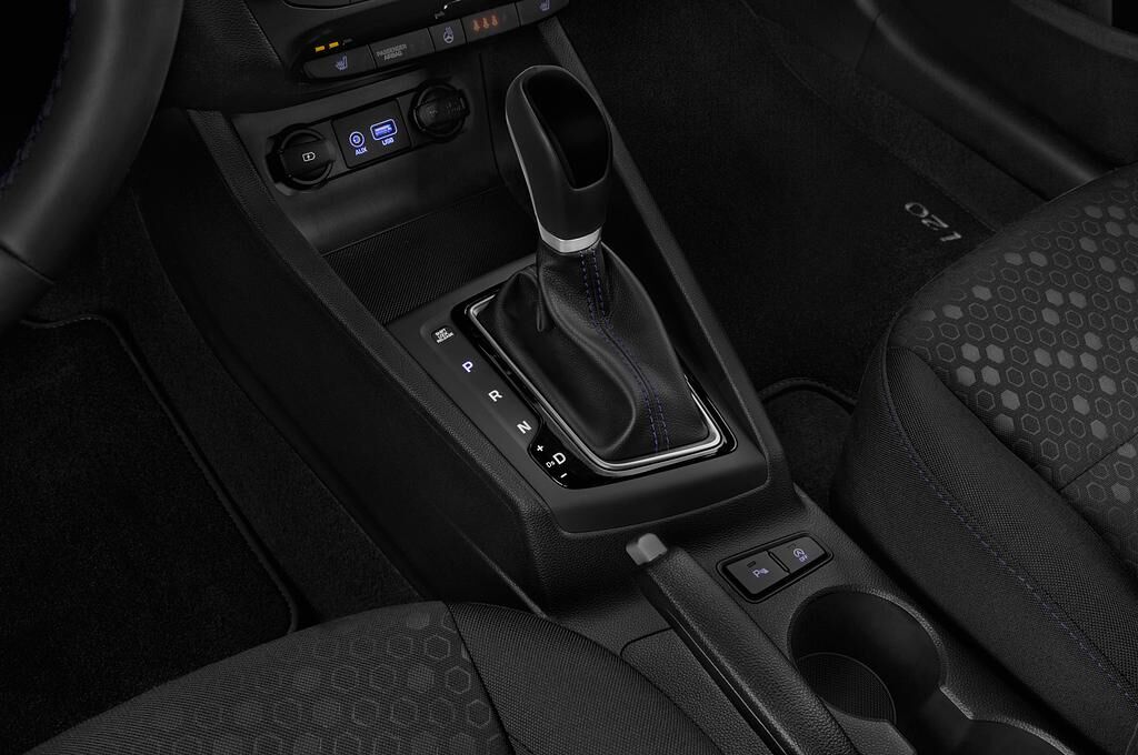 Hyundai i20 (Baujahr 2019) Trend 5 Türen Schalthebel