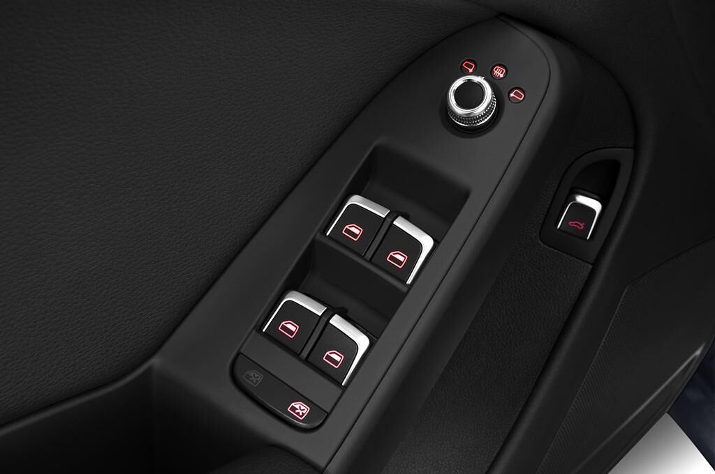 Audi A4 (Baujahr 2013) Ambition 4 Türen Bedienungselemente Tür