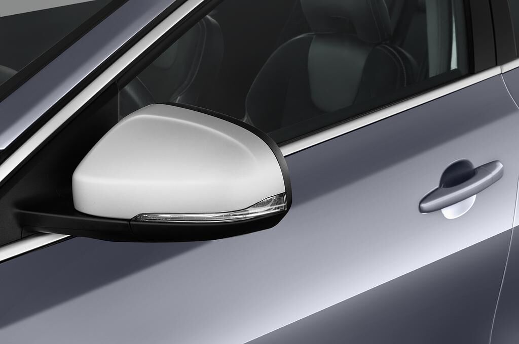 Volvo V40 (Baujahr 2018) R-Design 5 Türen Außenspiegel