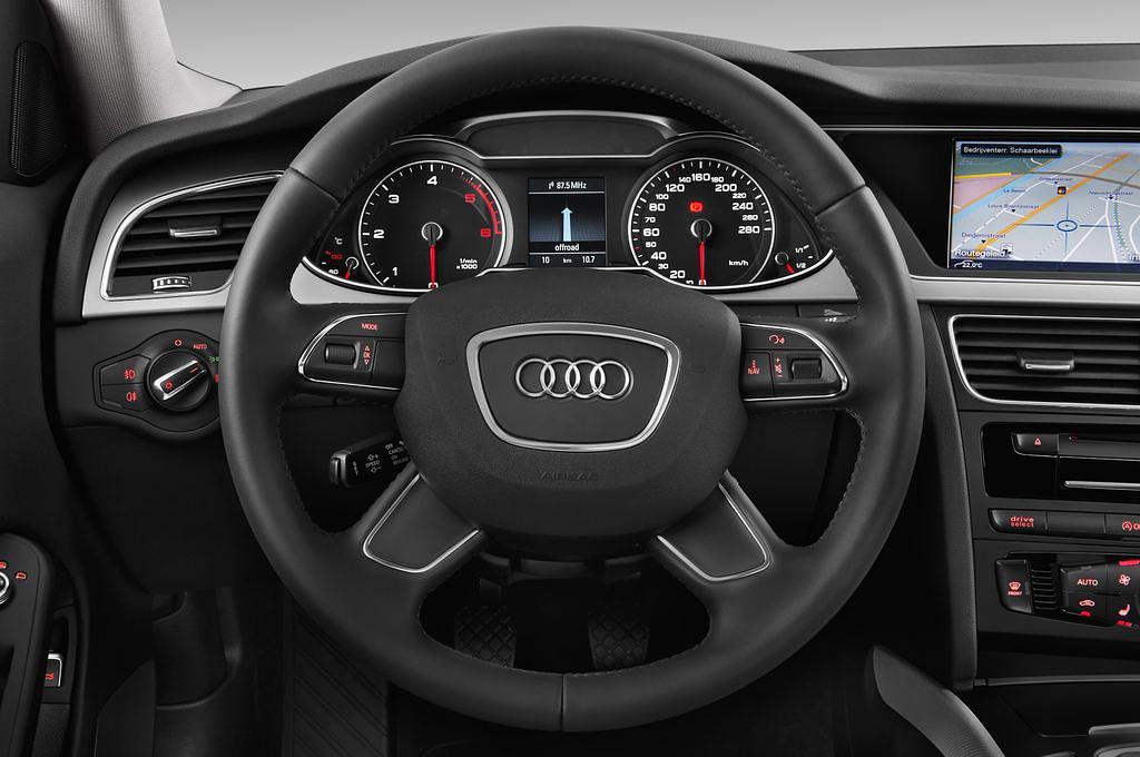 Audi A4 (Baujahr 2013) Ambition 4 Türen Lenkrad
