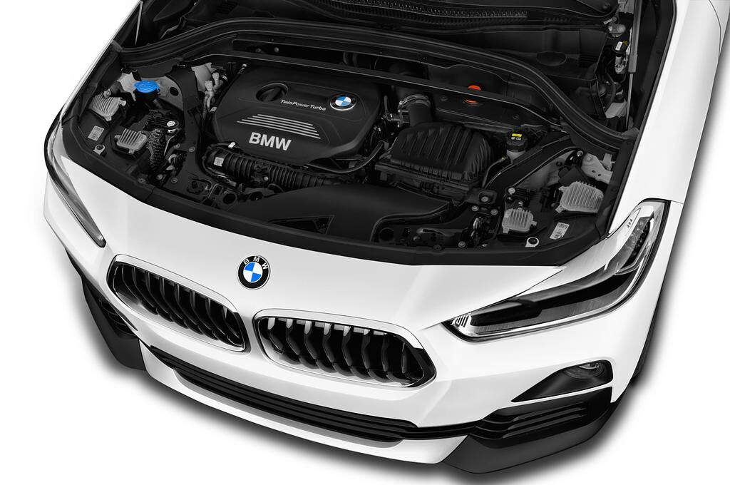 BMW X2 (Baujahr 2018) Advantage Plus 5 Türen Motor