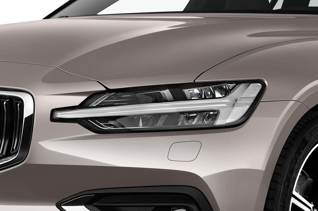 Volvo V60 (Baujahr 2019) Inscription 5 Türen Scheinwerfer