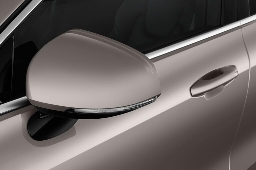 Volvo V60 (Baujahr 2019) Inscription 5 Türen Außenspiegel