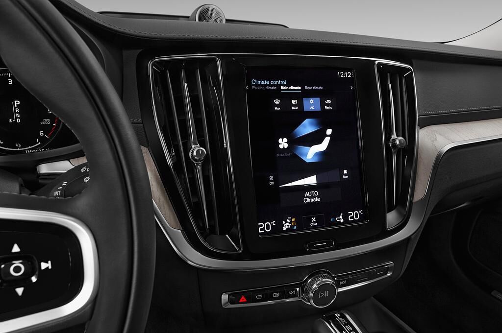 Volvo V60 (Baujahr 2019) Inscription 5 Türen Temperatur und Klimaanlage