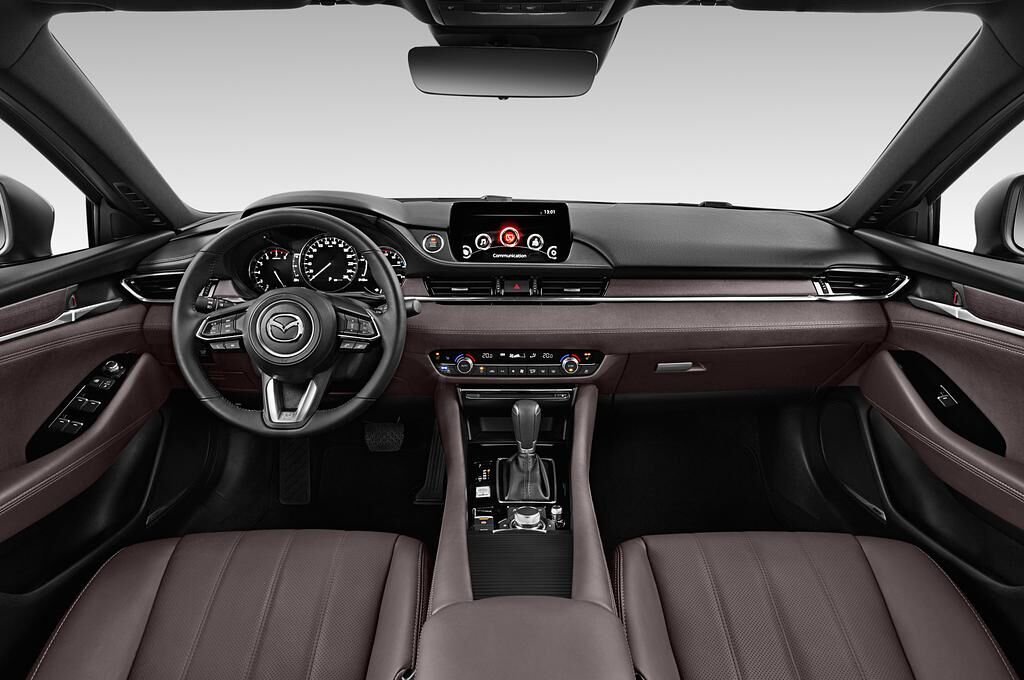 Mazda Mazda6 (Baujahr 2018) Sports Line 4 Türen Cockpit und Innenraum