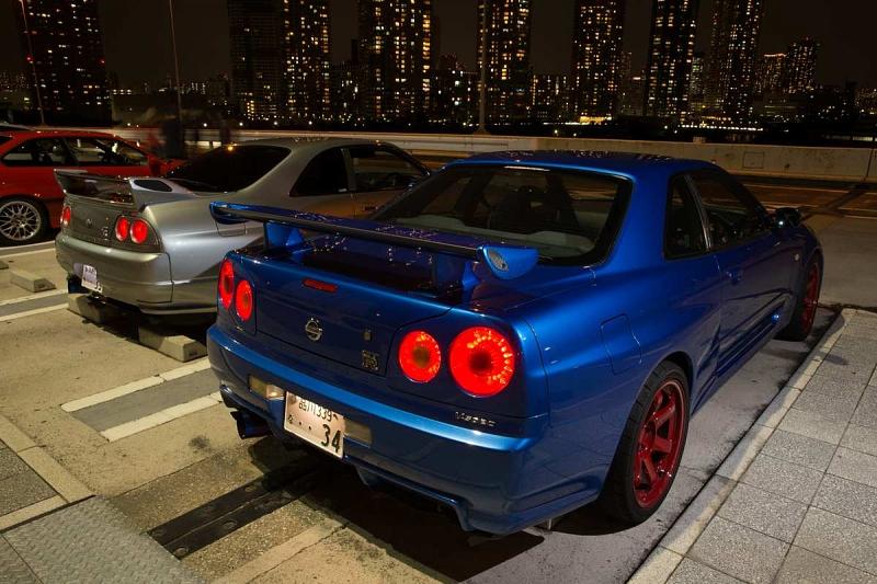 Der R34 von Dino in Lauerstellung.