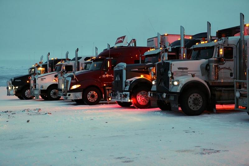 Mitunter müssen die Trucker Tage warten, bis sie weiterfahren können