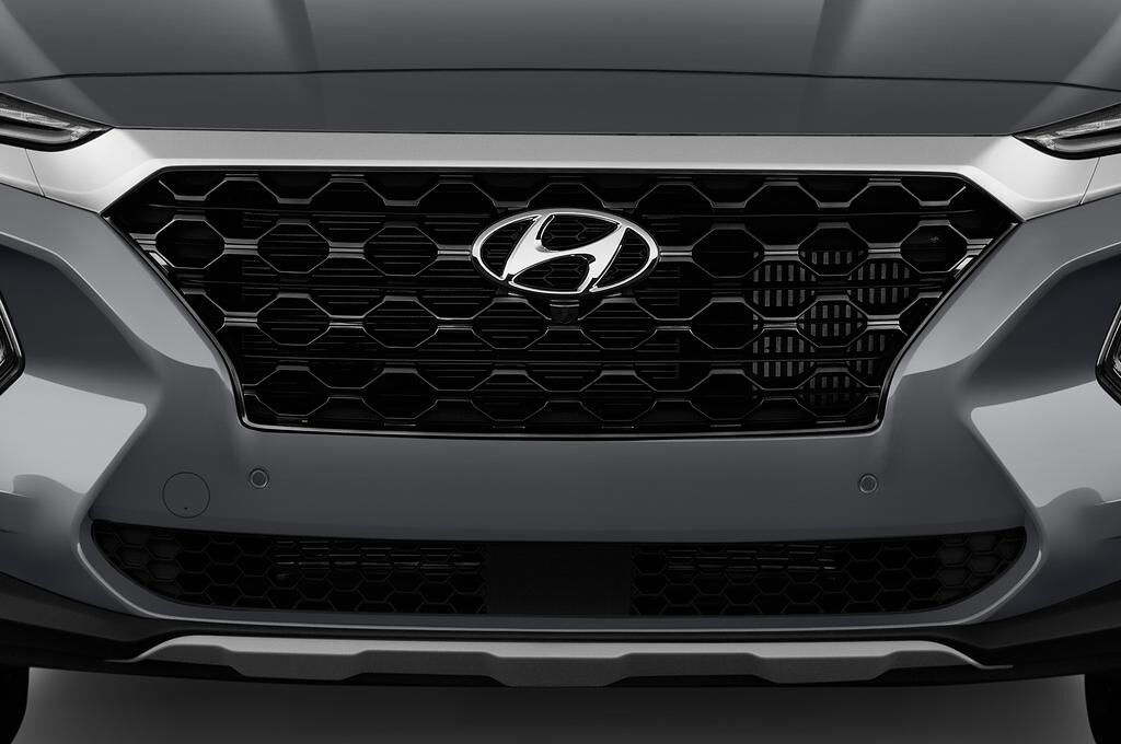 Hyundai Santa FE (Baujahr 2019) Shine 5 Türen Kühlergrill und Scheinwerfer