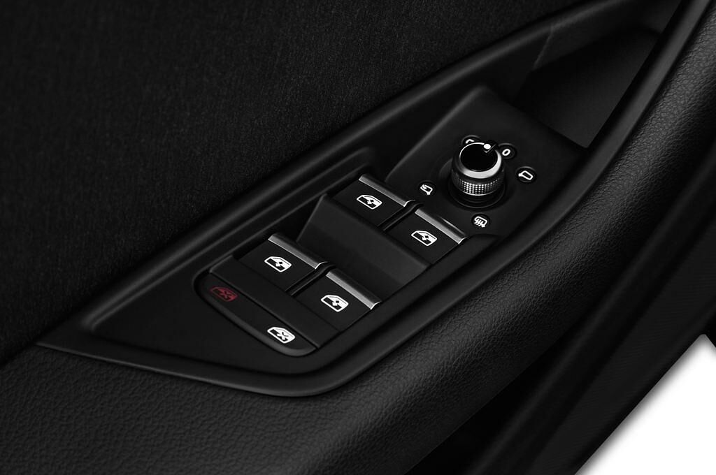 Audi A4 (Baujahr 2016) Sport 5 Türen Bedienungselemente Tür