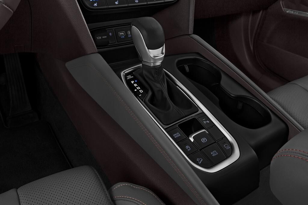 Hyundai Santa FE (Baujahr 2019) Shine 5 Türen Schalthebel