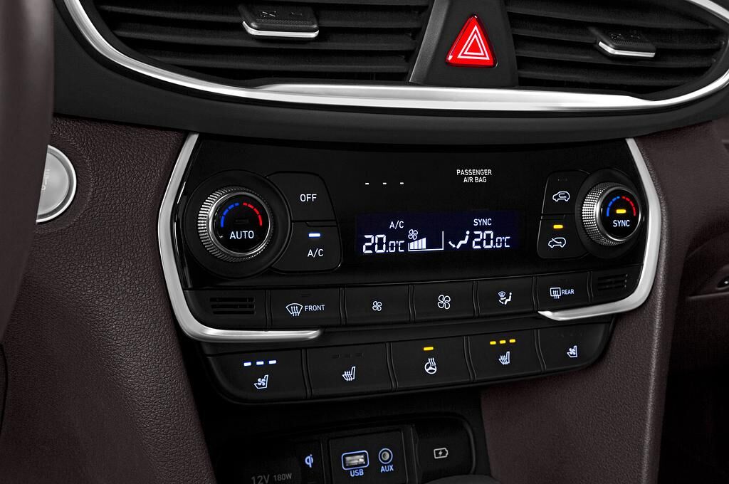 Hyundai Santa FE (Baujahr 2019) Shine 5 Türen Temperatur und Klimaanlage