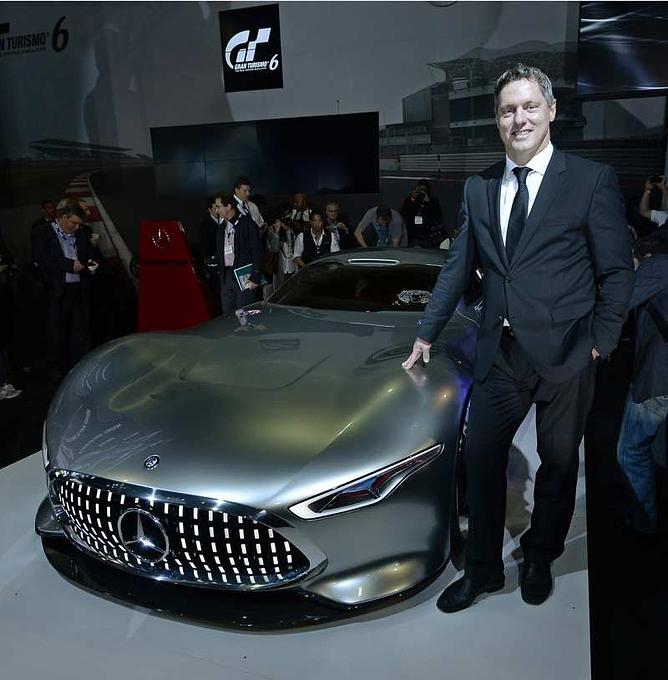 Mercedes-Designchef Gordon Wagner ist stolz auf den Mercedes-Benz AMG Vision Gran Turismo.