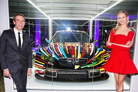 Jeff Koons‘ BMW Art Car feierte Nordamerika-Premiere auf der Art Basel