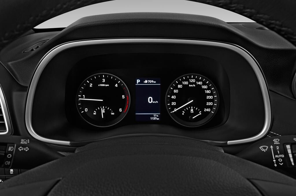 Hyundai Tucson (Baujahr 2019) Premium 5 Türen Tacho und Fahrerinstrumente