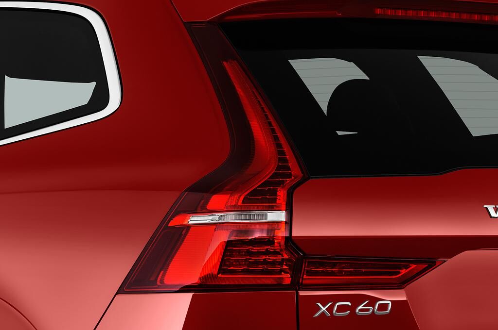 Volvo XC60 Plug-in Hybrid (Baujahr 2018) Inscription 5 Türen Rücklicht