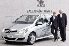 Ministerpräsident Kretschmann fährt in Berlin Auto mit Brennstoffzelle