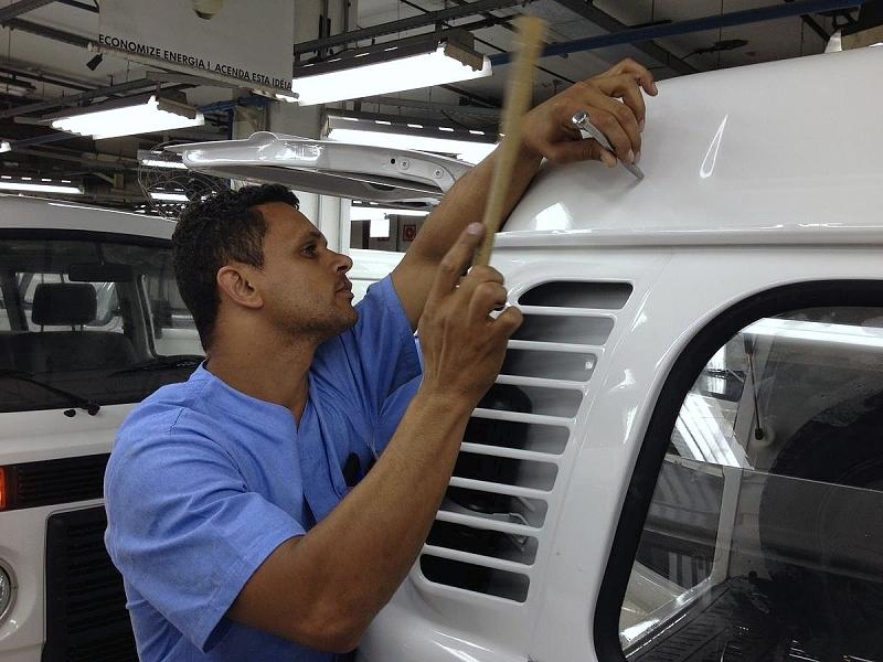 Produktion der letzten VW Kombi in Brasilien
